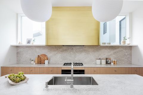 Photo 15 at 61 Foxley Street, Bellwoods, Toronto