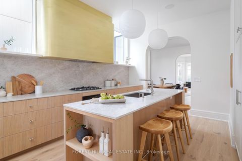 Photo 16 at 61 Foxley Street, Bellwoods, Toronto