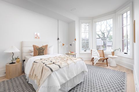Photo 27 at 61 Foxley Street, Bellwoods, Toronto