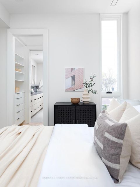 Photo 29 at 61 Foxley Street, Bellwoods, Toronto