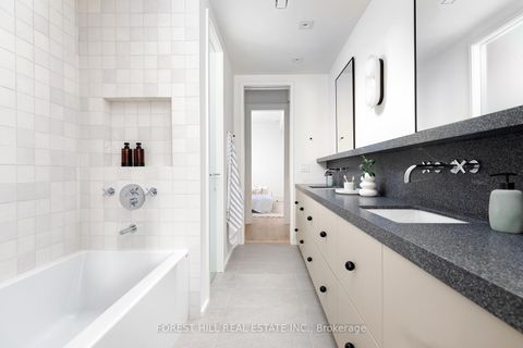 Photo 31 at 61 Foxley Street, Bellwoods, Toronto