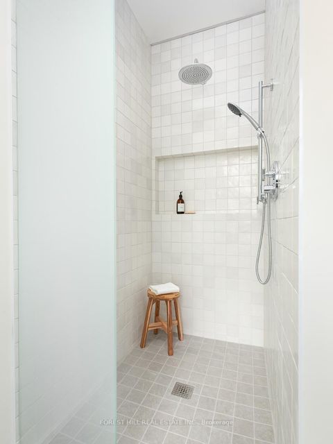 Photo 34 at 61 Foxley Street, Bellwoods, Toronto