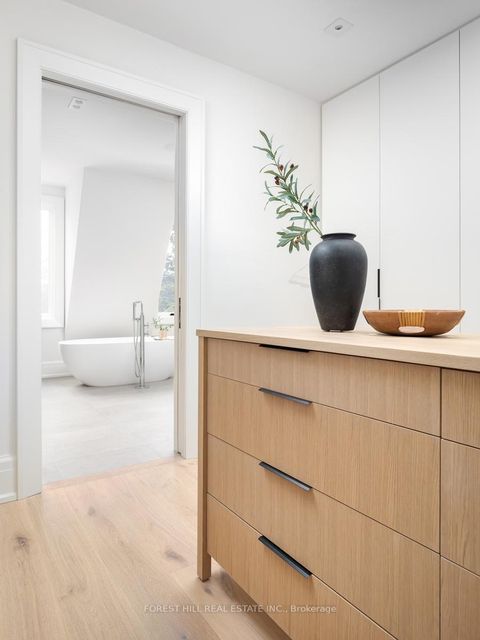 Photo 39 at 61 Foxley Street, Bellwoods, Toronto
