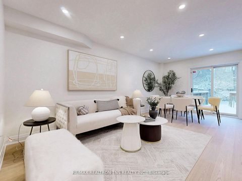 Photo 2 at 149 Kimono Crescent, Rouge Woods, Richmond Hill