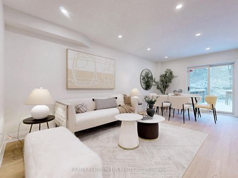Photo 4 at 149 Kimono Crescent, Rouge Woods, Richmond Hill