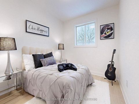 Photo 12 at 149 Kimono Crescent, Rouge Woods, Richmond Hill