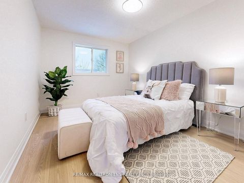 Photo 15 at 149 Kimono Crescent, Rouge Woods, Richmond Hill