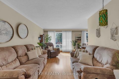 Photo 4 at 6 Jardine Place, Richview, Toronto