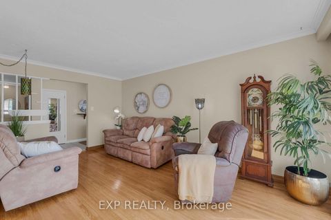 Photo 5 at 6 Jardine Place, Richview, Toronto