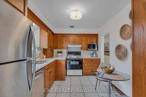 Photo 8 at 6 Jardine Place, Richview, Toronto