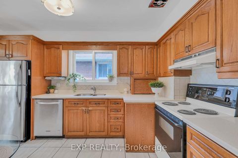 Photo 9 at 6 Jardine Place, Richview, Toronto