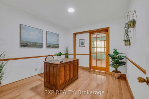 Photo 14 at 6 Jardine Place, Richview, Toronto