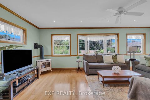 Photo 15 at 6 Jardine Place, Richview, Toronto
