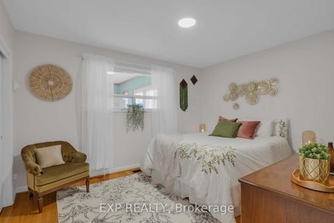 Photo 19 at 6 Jardine Place, Richview, Toronto
