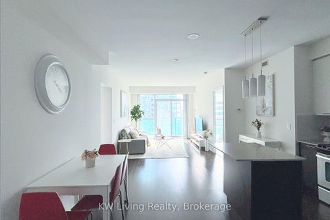 Photo 2 at 1116 - 70 Roehampton Avenue, Mount Pleasant West, Toronto