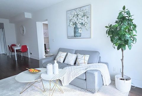 Photo 4 at 1116 - 70 Roehampton Avenue, Mount Pleasant West, Toronto