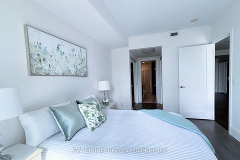 Photo 15 at 1116 - 70 Roehampton Avenue, Mount Pleasant West, Toronto