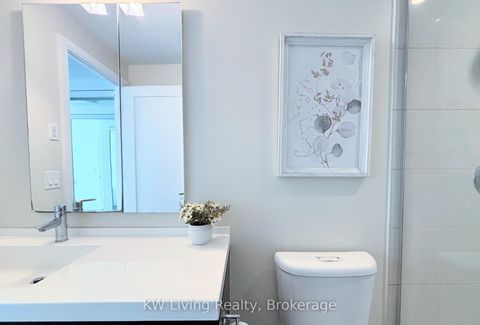 Photo 18 at 1116 - 70 Roehampton Avenue, Mount Pleasant West, Toronto