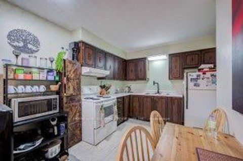 Photo 10 at 61 - 341 Military Trail, Morningside, Toronto