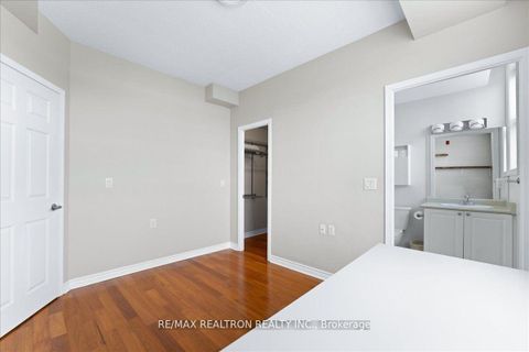 Photo 2 at 304 - 15450 Yonge Street, Aurora Heights, Aurora