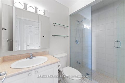 Photo 3 at 304 - 15450 Yonge Street, Aurora Heights, Aurora