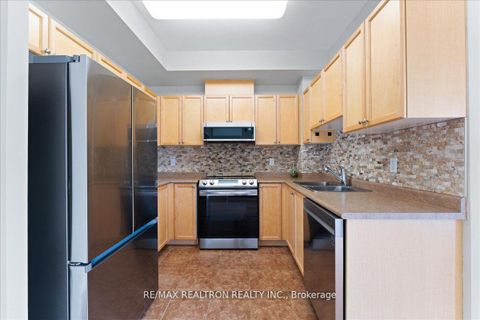 Photo 5 at 304 - 15450 Yonge Street, Aurora Heights, Aurora