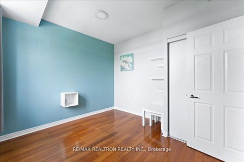 Photo 11 at 304 - 15450 Yonge Street, Aurora Heights, Aurora