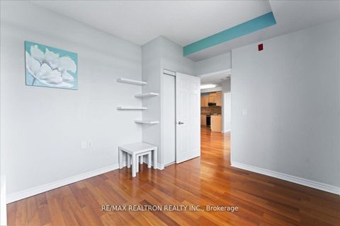 Photo 16 at 304 - 15450 Yonge Street, Aurora Heights, Aurora