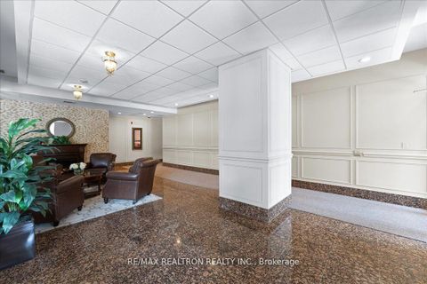 Photo 17 at 304 - 15450 Yonge Street, Aurora Heights, Aurora