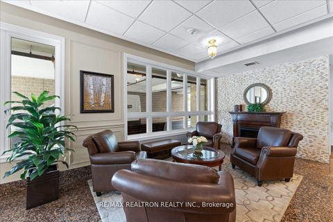 Photo 21 at 304 - 15450 Yonge Street, Aurora Heights, Aurora