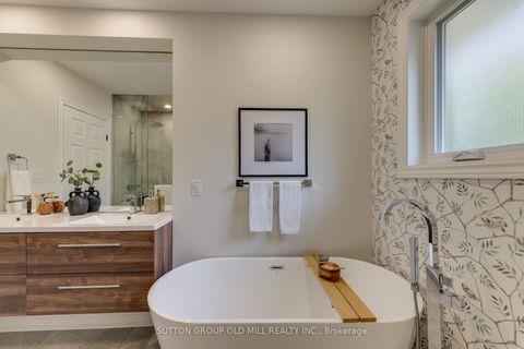 Photo 15 at 85 Bonnyview Drive, Queensway, Toronto