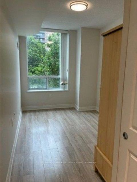 Photo 6 at 103 - 2800 Warden Avenue, L'Amoreaux, Toronto