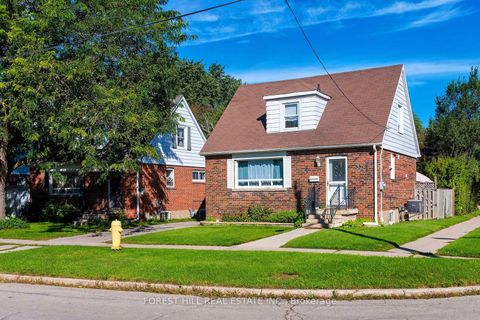 Photo 1 at 32 Stamford Square N, Birchmount, Toronto