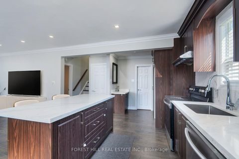Photo 7 at 32 Stamford Square N, Birchmount, Toronto