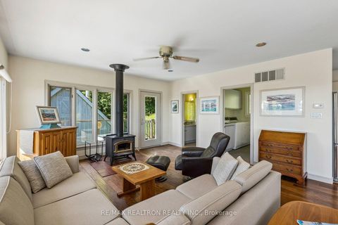 Photo 13 at 1 Ledge Road, Cliffcrest, Toronto