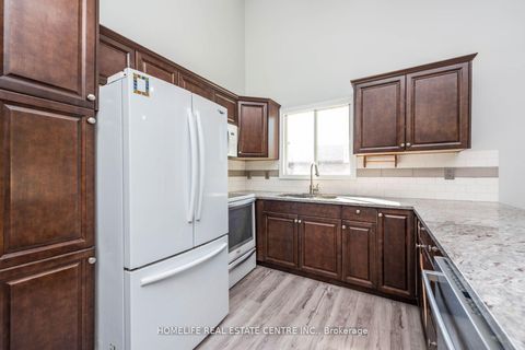 Photo 14 at 79 Fox Run, Letitia Heights, Barrie