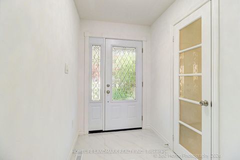 Photo 3 at 33 kitsilano Crescent, North Richvale, Richmond Hill