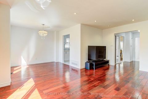 Photo 6 at 33 kitsilano Crescent, North Richvale, Richmond Hill