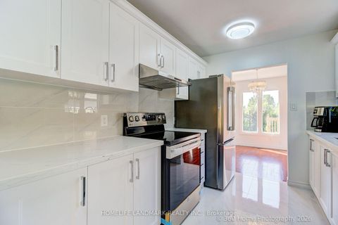 Photo 10 at 33 kitsilano Crescent, North Richvale, Richmond Hill