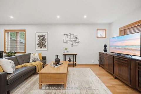 Photo 4 at 151 Jane Street, Bloor West Village, Toronto