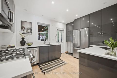 Photo 10 at 151 Jane Street, Bloor West Village, Toronto