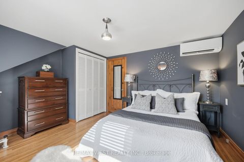 Photo 18 at 151 Jane Street, Bloor West Village, Toronto