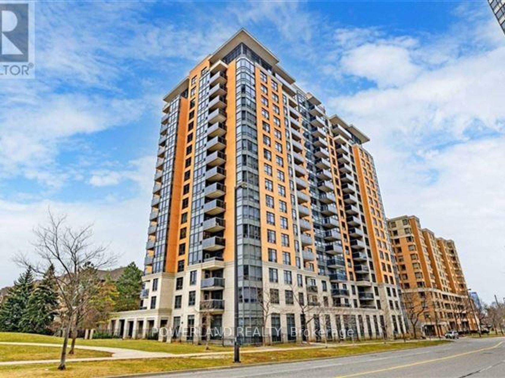 809 - 880 Grandview Way, Willowdale East, Toronto photo number 2