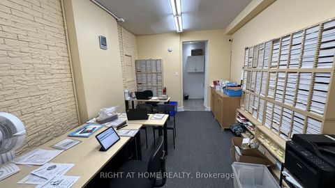 Photo 4 at 194A Carlton Street, South St. James Town, Toronto