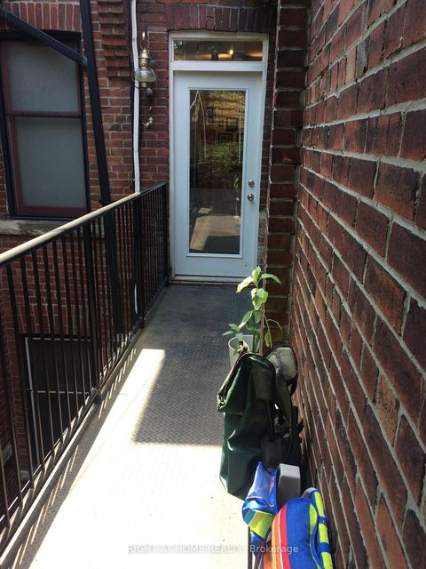 Photo 5 at 194A Carlton Street, South St. James Town, Toronto