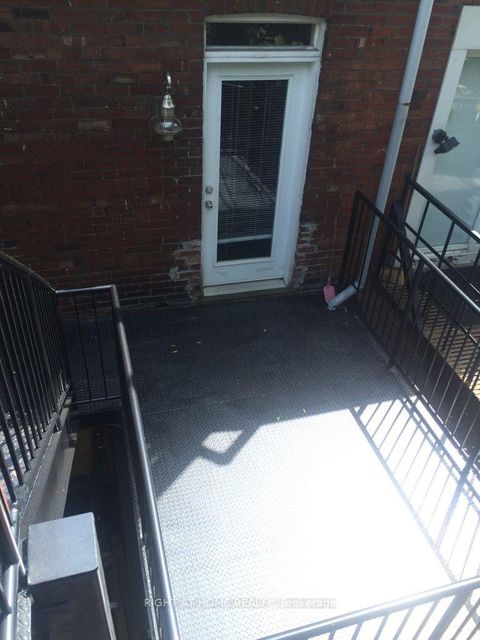 Photo 10 at 194A Carlton Street, South St. James Town, Toronto