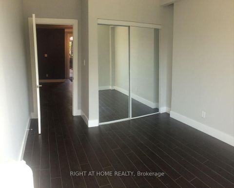 Photo 12 at 194A Carlton Street, South St. James Town, Toronto