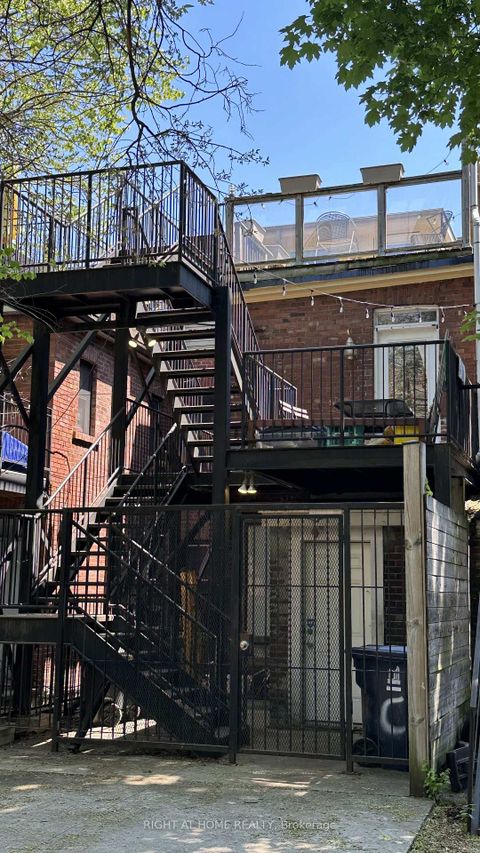 Photo 17 at 194A Carlton Street, South St. James Town, Toronto