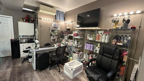 Photo 19 at 194A Carlton Street, South St. James Town, Toronto
