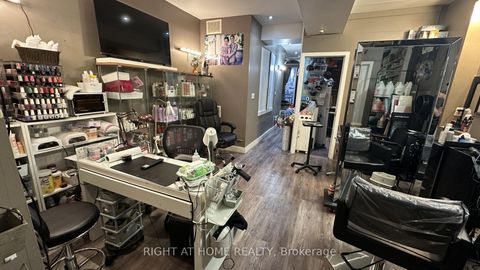 Photo 20 at 194A Carlton Street, South St. James Town, Toronto